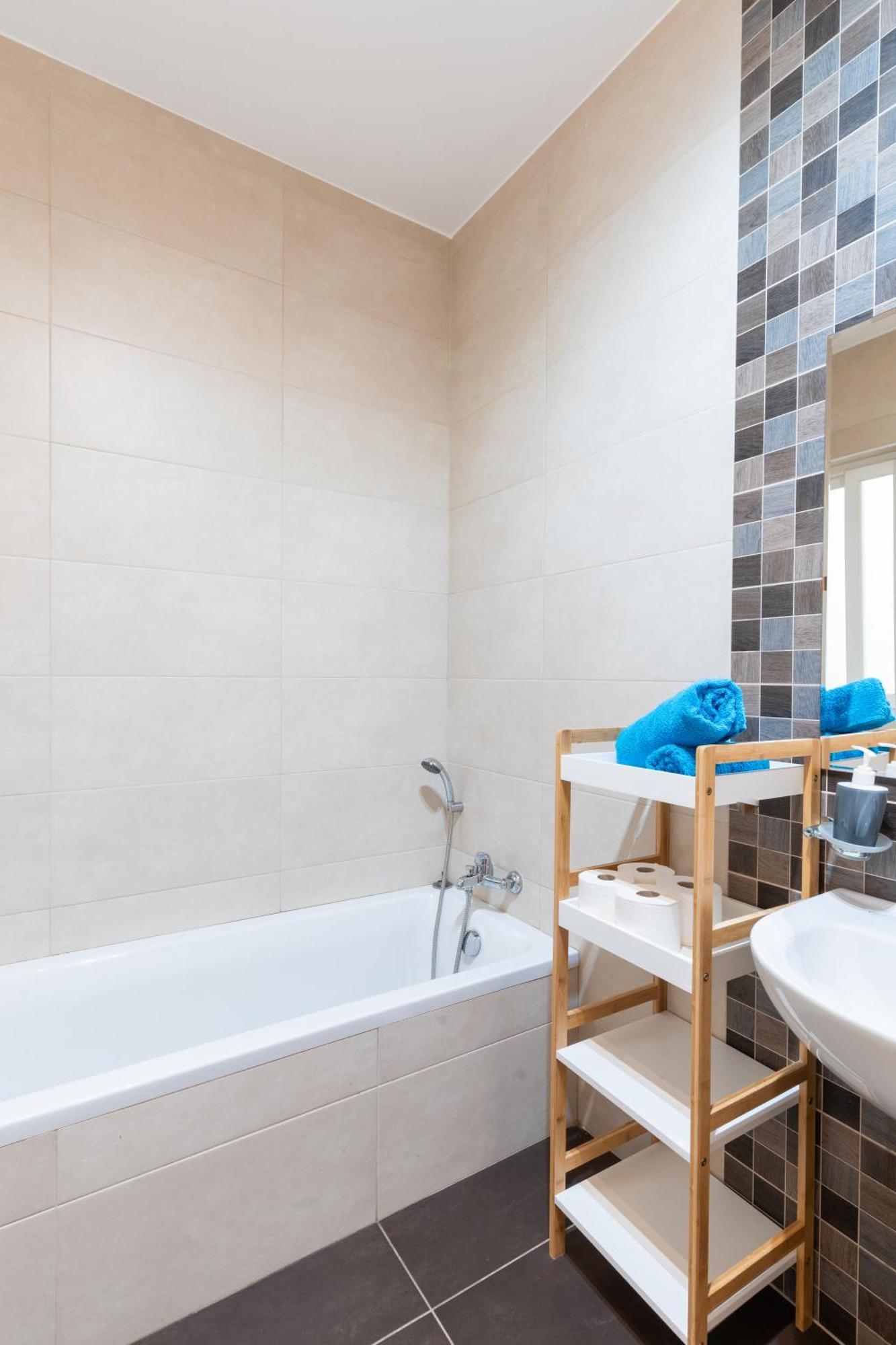 2 Bedroom In Central St Julians Prime Location In Paceville Apt 3 By Vaganza Saint Julian's Eksteriør bilde