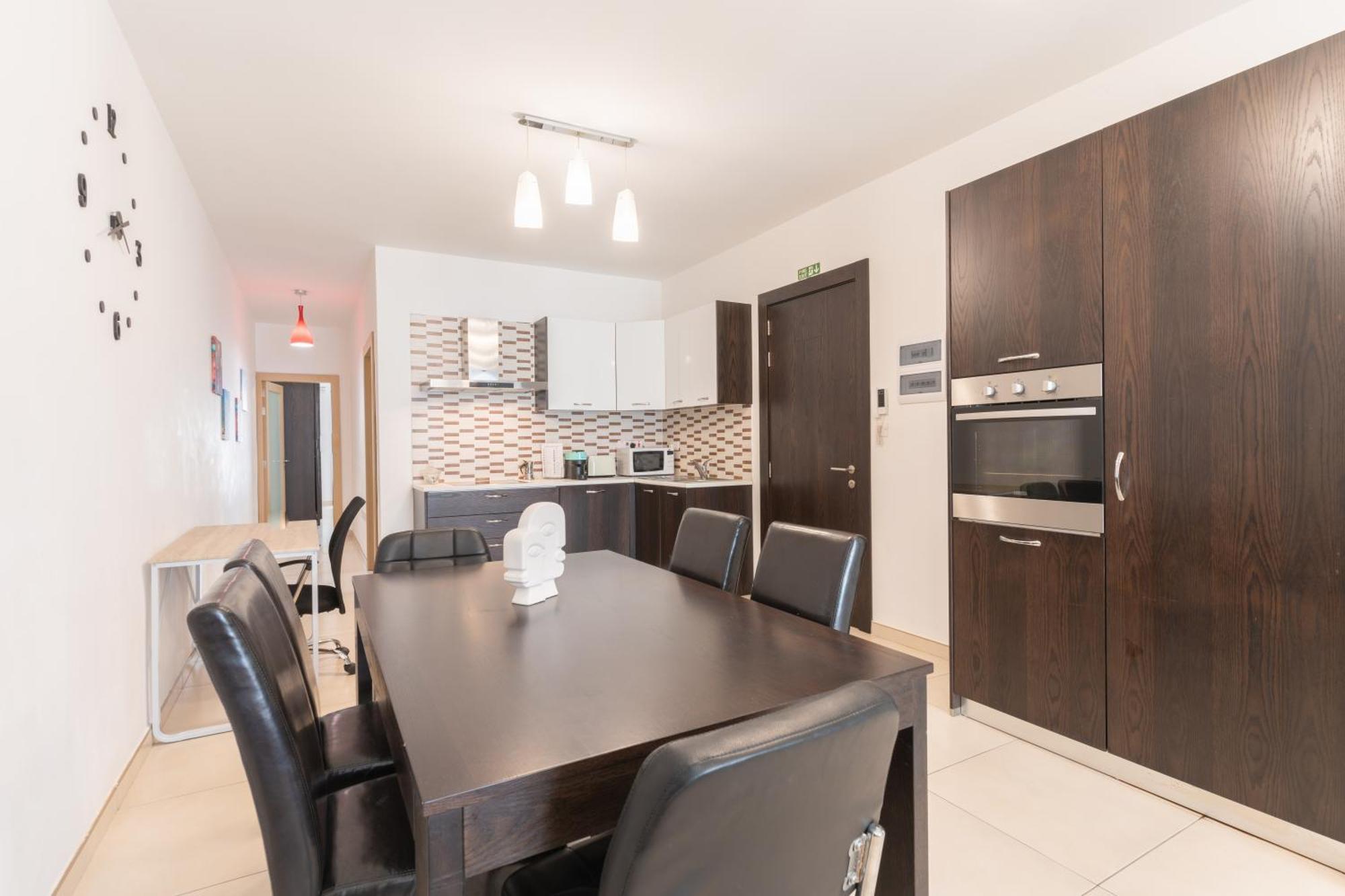 2 Bedroom In Central St Julians Prime Location In Paceville Apt 3 By Vaganza Saint Julian's Eksteriør bilde