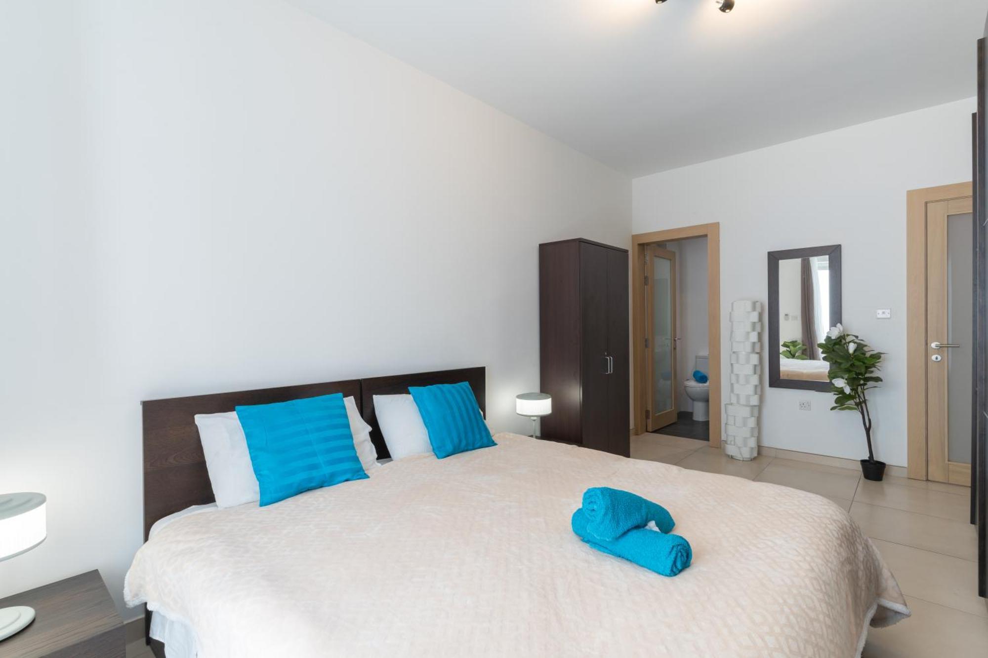 2 Bedroom In Central St Julians Prime Location In Paceville Apt 3 By Vaganza Saint Julian's Eksteriør bilde