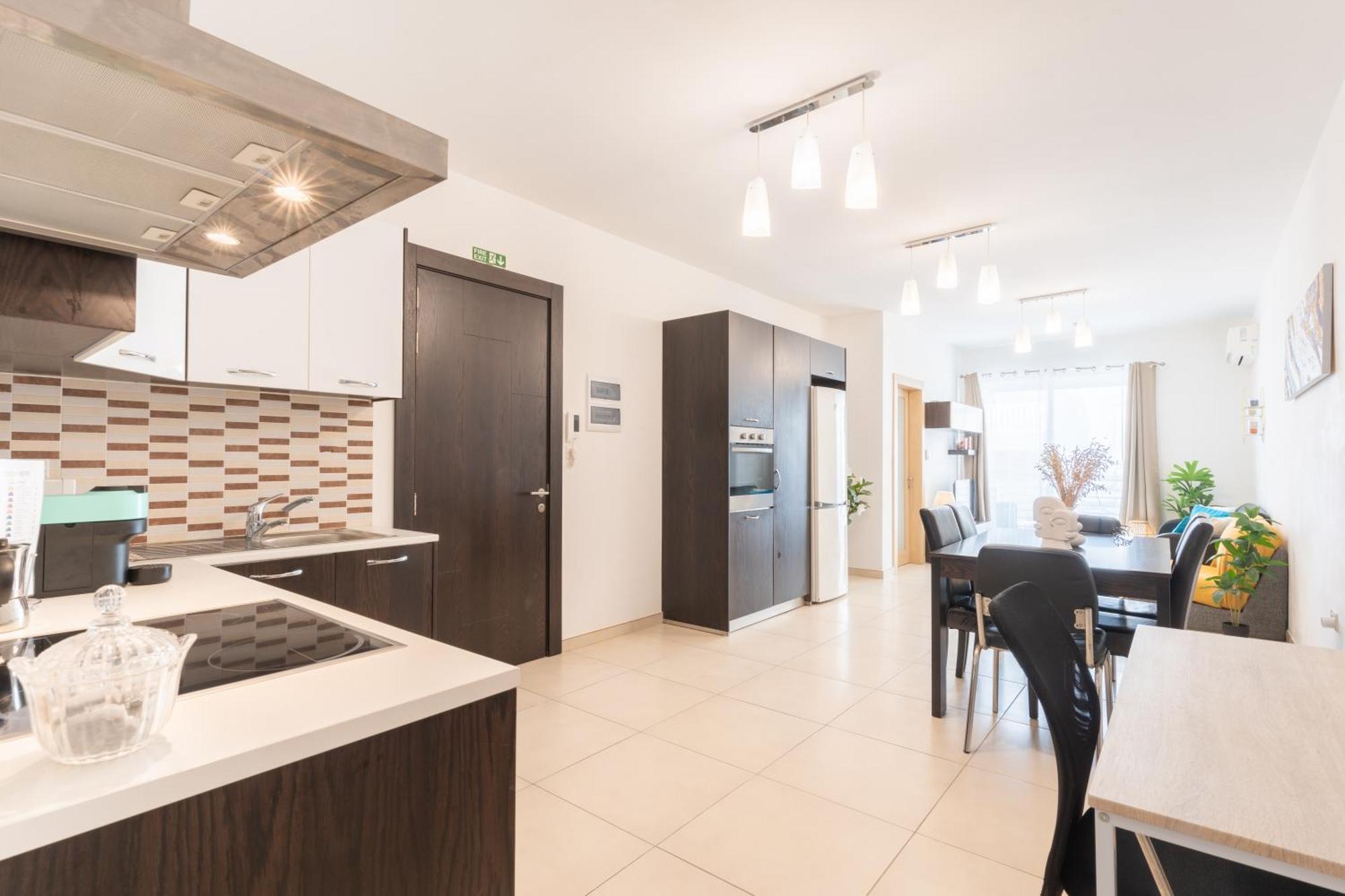 2 Bedroom In Central St Julians Prime Location In Paceville Apt 3 By Vaganza Saint Julian's Eksteriør bilde
