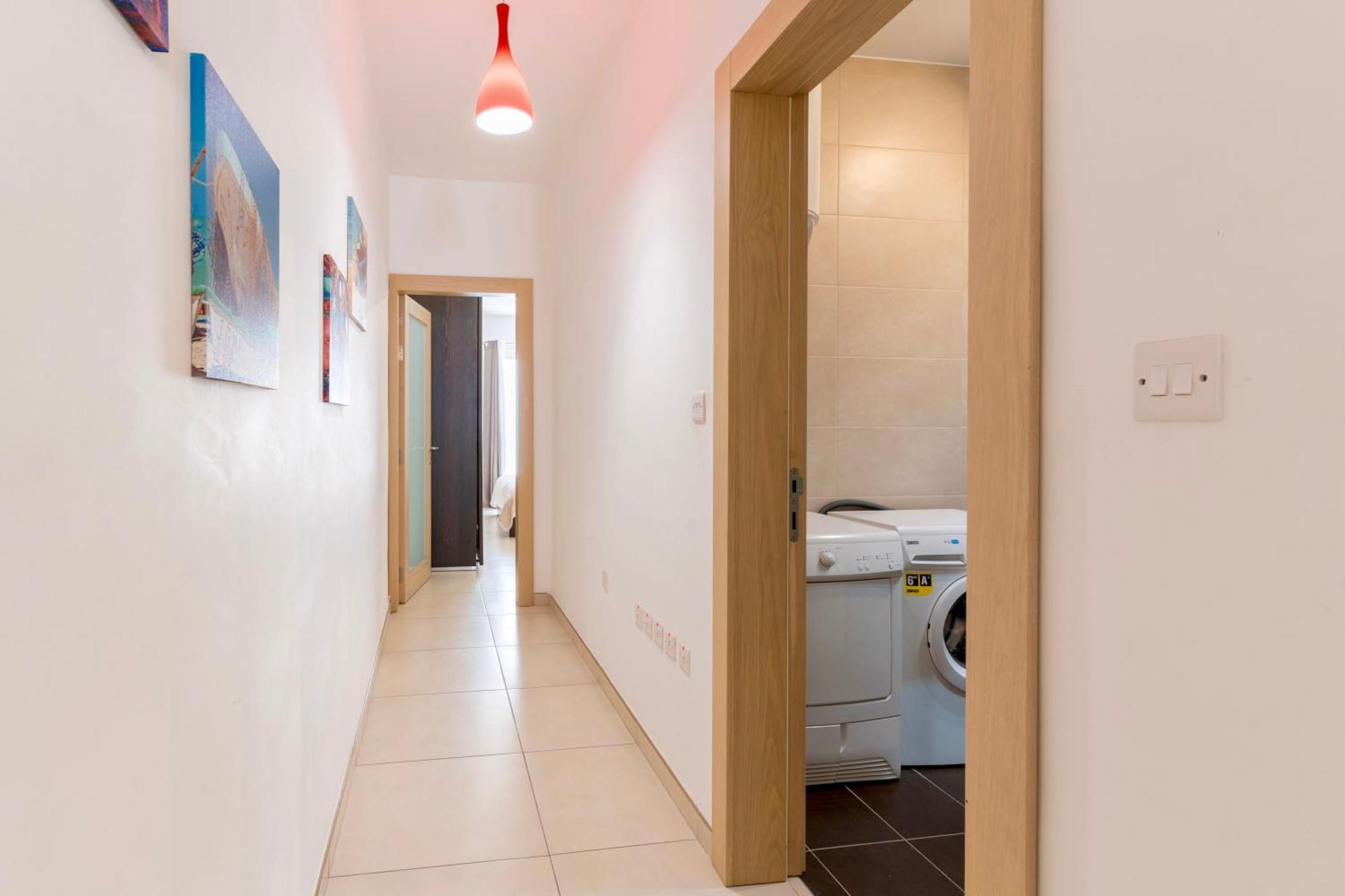 2 Bedroom In Central St Julians Prime Location In Paceville Apt 3 By Vaganza Saint Julian's Eksteriør bilde
